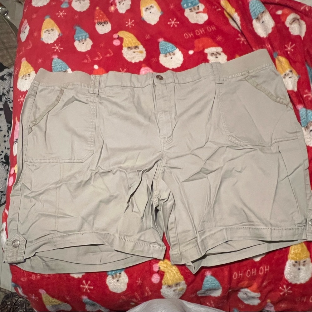 Gloria Vanderbilt Women's Beige Cargo Shorts
